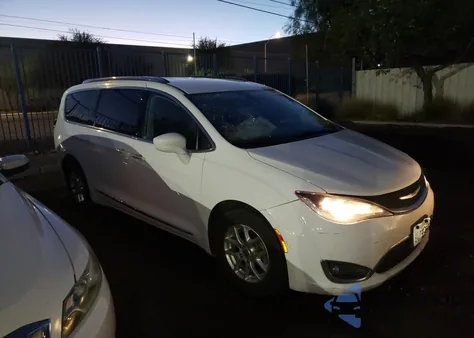 2020 Chrysler Pacifica Touring L из США, поврежденный, VIN 2C4RC1BG0LR115139